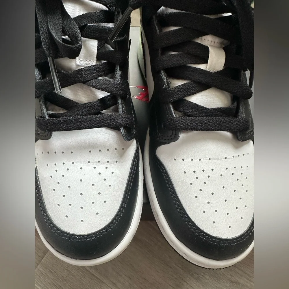 NIKE AIR JORDAN BOYS Sz 4 white/ black/ neon green/ purple,& turquoise Mid rise